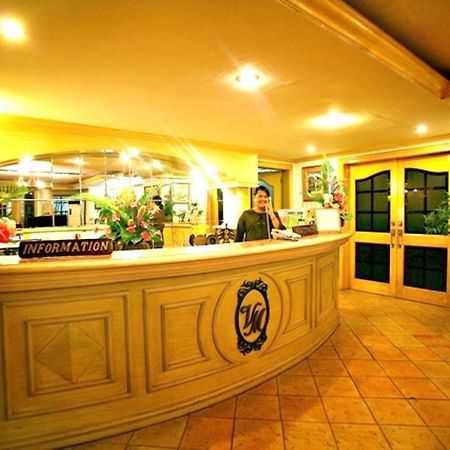 Villa Margarita Hotel Davao Bagian luar foto