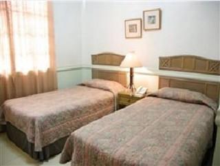 Villa Margarita Hotel Davao Bagian luar foto
