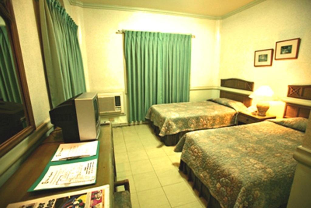 Villa Margarita Hotel Davao Ruang foto