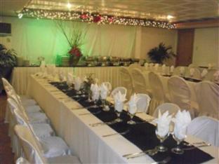 Villa Margarita Hotel Davao Bagian luar foto