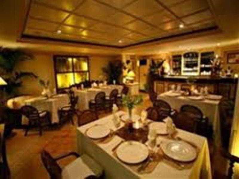 Villa Margarita Hotel Davao Bagian luar foto