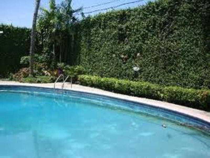 Villa Margarita Hotel Davao Bagian luar foto